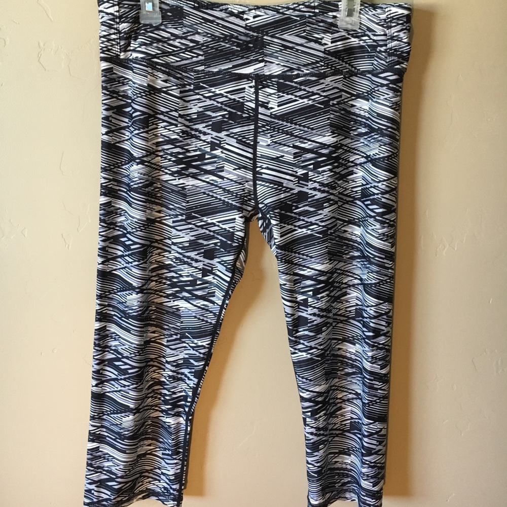 Fabletics Crop Leggings